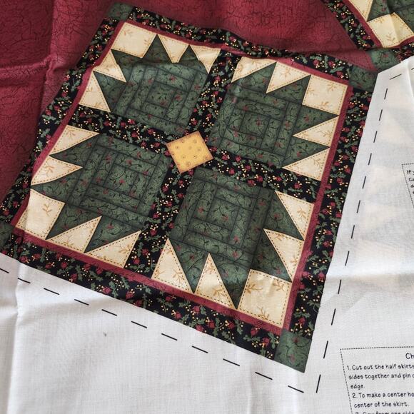 Leslie Beck Holiday Gatherings 2 Fabric Panels Cut & Sew Tree Skirt Stockings - Picture 4 of 10